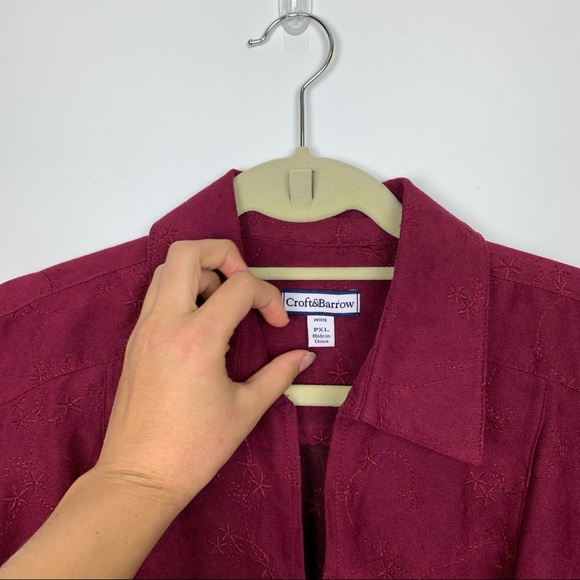 Croft & Barrow Faux Suede Floral Embroidered V-Neck Zip Up Jacket Shirt - Picture 9 of 16